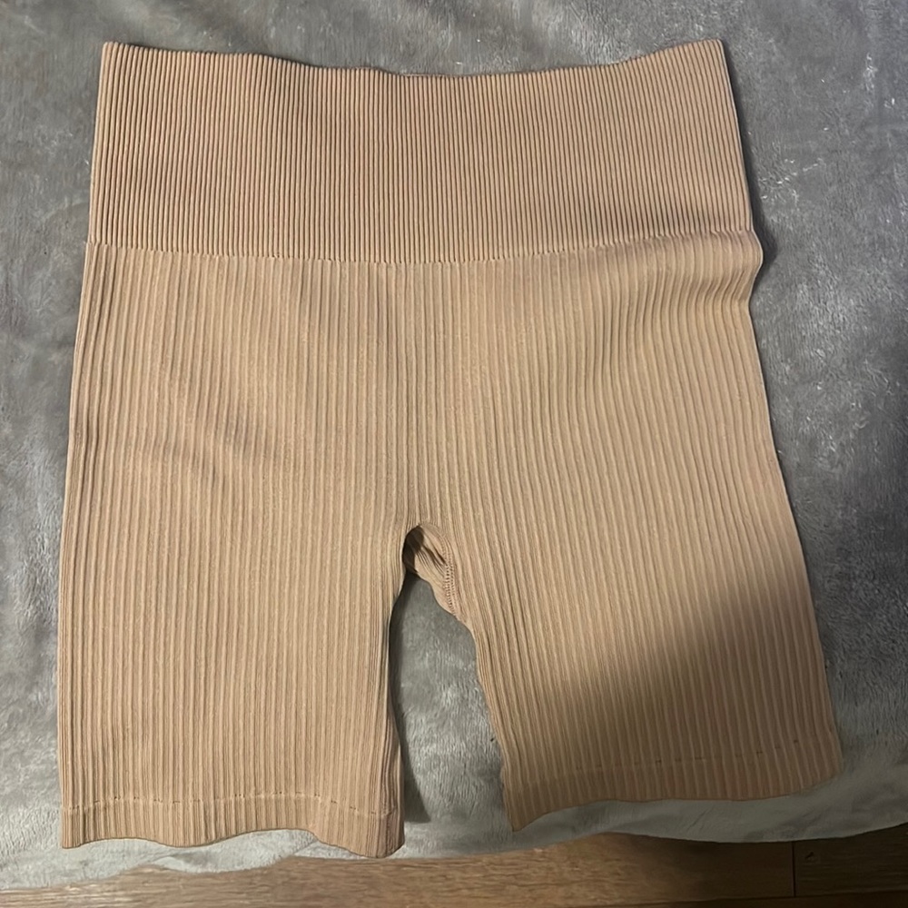 •Biker shorts